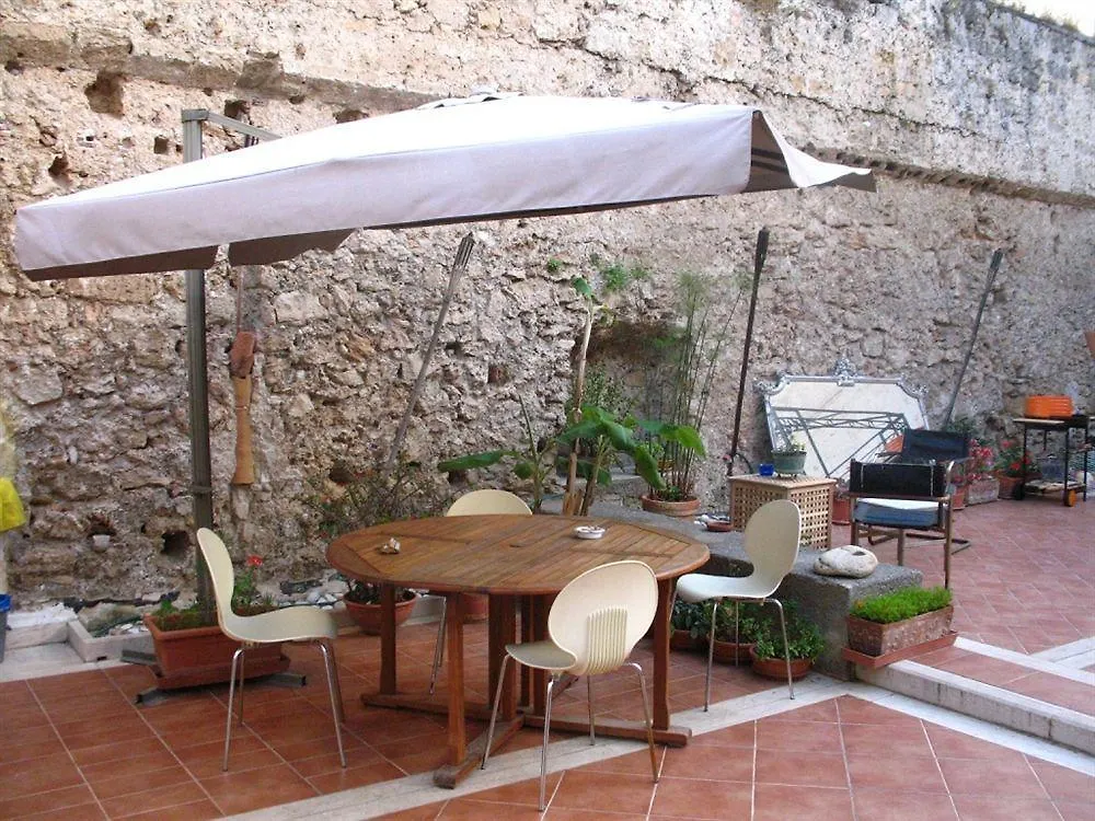 La Casa Di Marzapane Bed and Breakfast Palermo 2*,